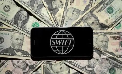 中国银行前行长：把香港“踢出”SWIFT，是美国霸权说了算吗？