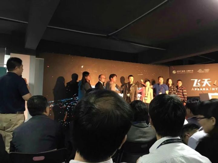 iOS学院受邀参加阿里云·云栖大会，潭州教育并与阿里云大学合作签约正式启动（视频）