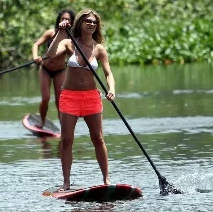 这个夏天没玩过Paddle Boarding，就等于没过去海边