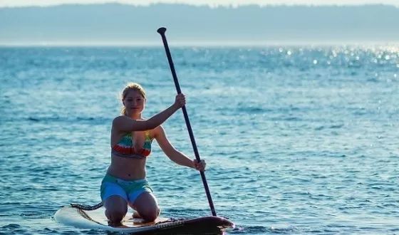 珀斯水上运动新玩法，自从有了SUP paddleboarding，日落海岸真的变了样！