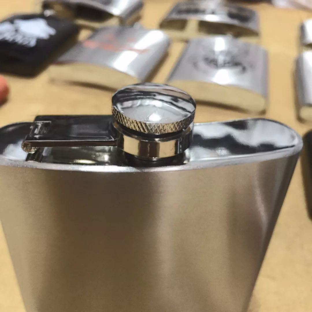 HIP FLASK 入门级的304钢酒壶多种规格男人户外的随身品