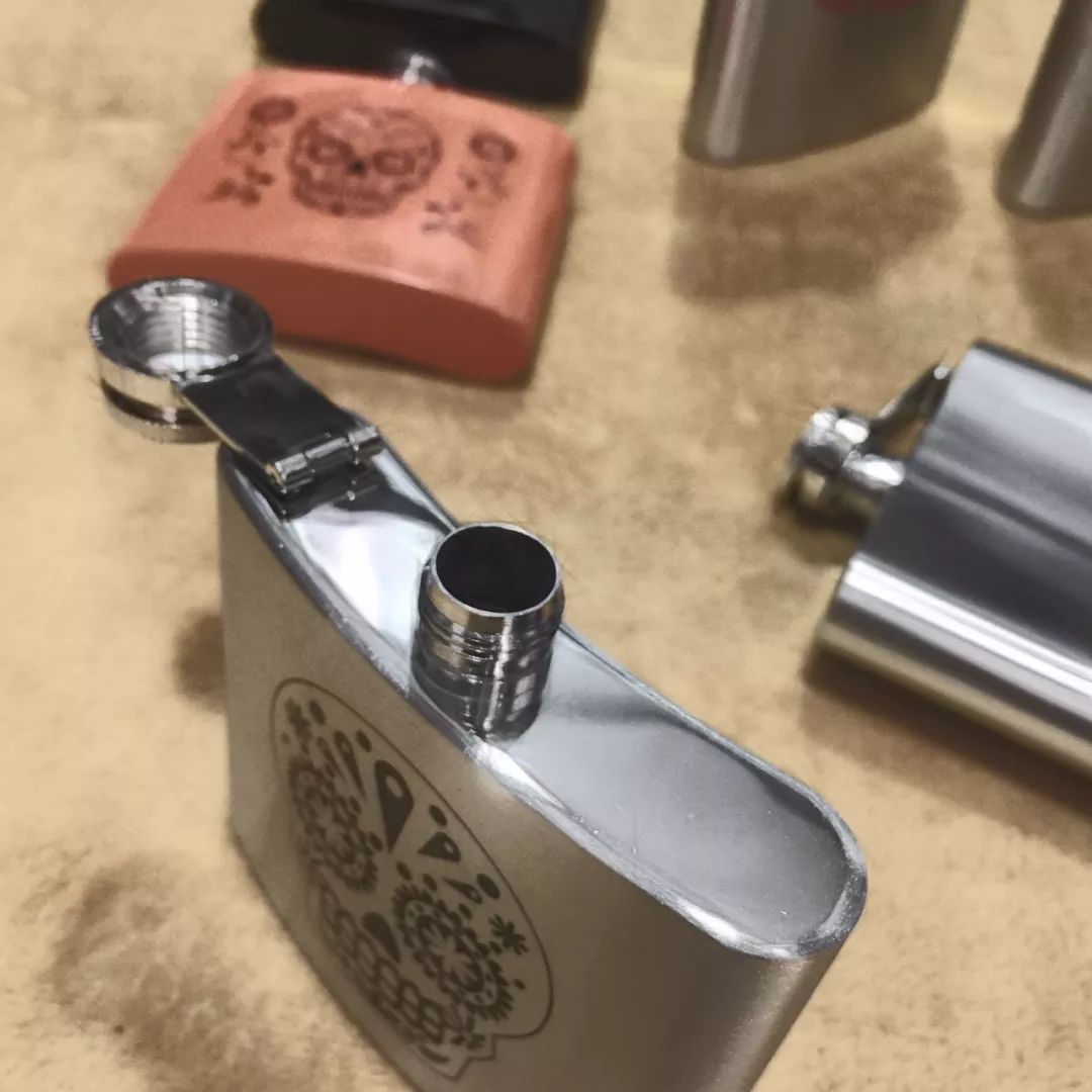 【微店】即刻开拍 !HIP FLASK 入门级的304钢酒壶多种规格男人户外的随身品