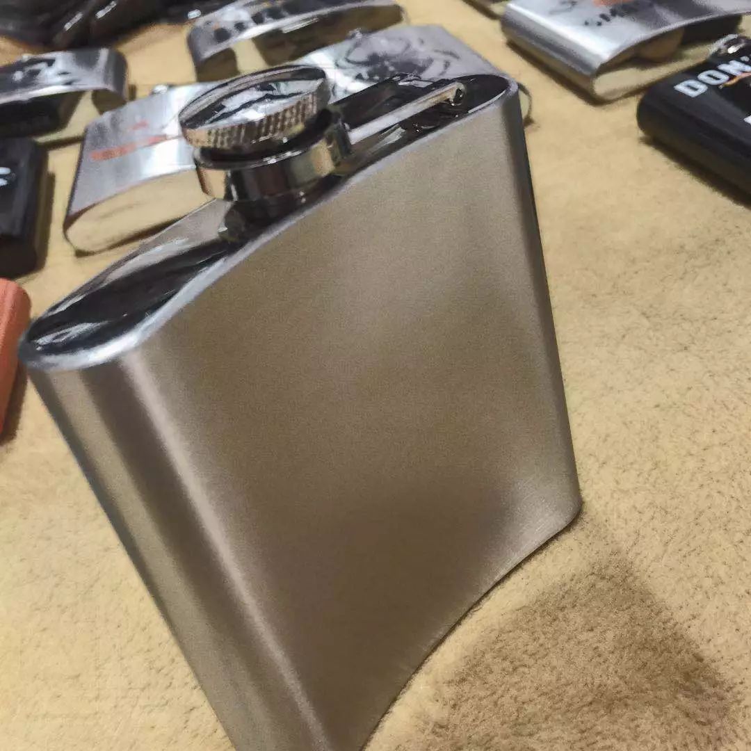 【微店】即刻开拍 !HIP FLASK 入门级的304钢酒壶多种规格男人户外的随身品