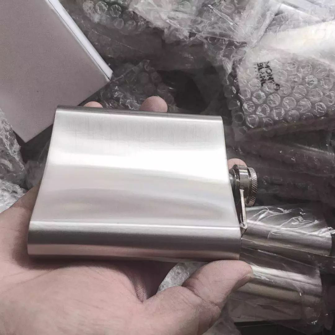 【微店】即刻开拍 !HIP FLASK 入门级的304钢酒壶多种规格男人户外的随身品