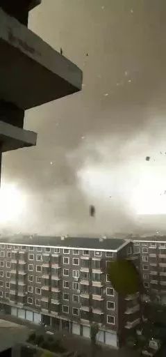 Strong Tornado Hits Northern China, 6 Dead, 190 injured..(Video)