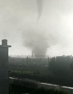 Strong Tornado Hits Northern China, 6 Dead, 190 injured..(Video)