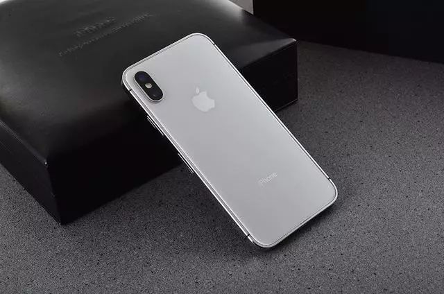 刚刚，乔布斯款 iPhone X 来了...