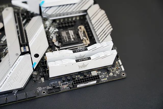 爽玩光追游戏！i7 10700K搭配RTX3080水冷攒机配置清单+装机图赏