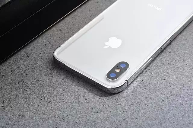 刚刚，乔布斯款 iPhone X 来了...