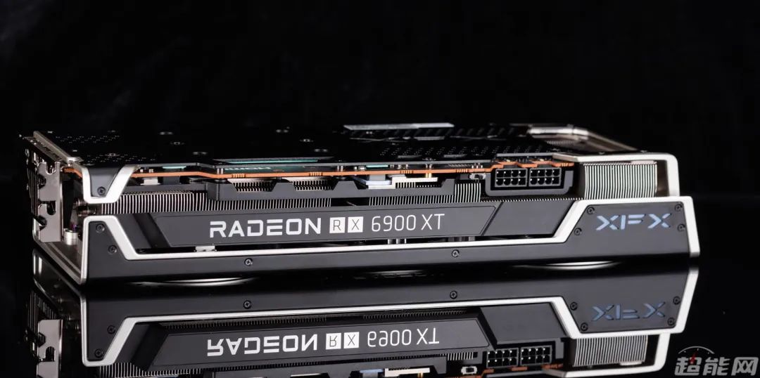 讯景XFX RX 6900 XT海外版开箱图赏快测：用料十足，低调实用黑色风格设计