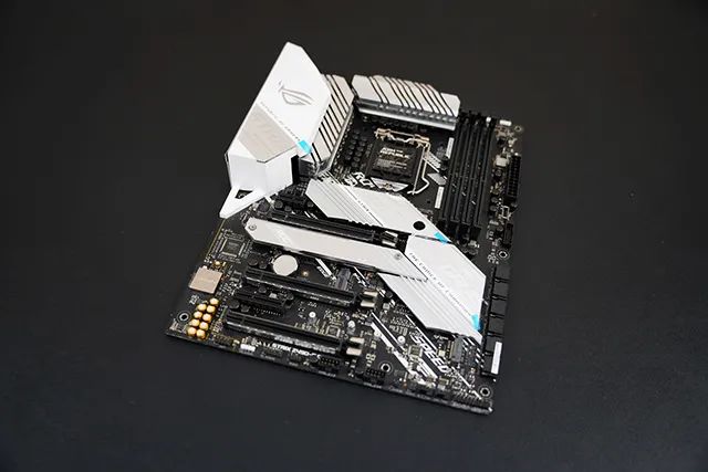 爽玩光追游戏！i7 10700K搭配RTX3080水冷攒机配置清单+装机图赏