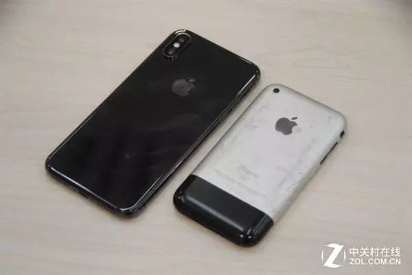 1代iPhone十年后再开箱：满满的回忆，比X爽多了！