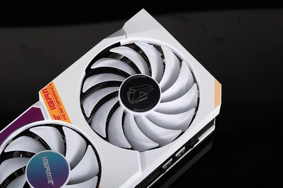 iGame GeForce RTX 3080 Ultra W OC显卡评测：新潮的蒸汽波风格