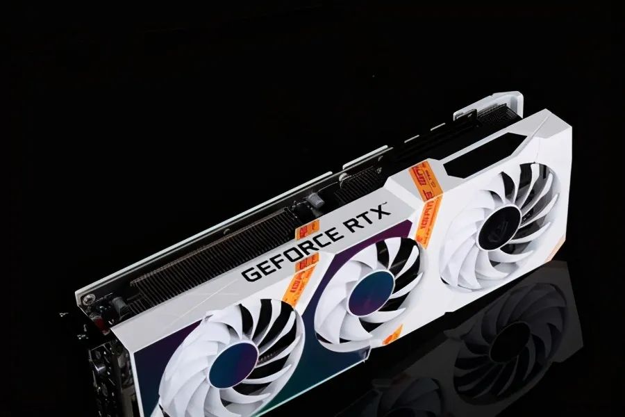 iGame GeForce RTX 3080 Ultra W OC显卡评测：新潮的蒸汽波风格