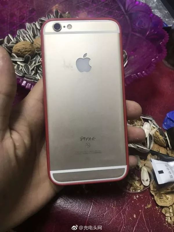 如此疯狂！网友暴改iPhone 6S：4000mAh电池续航逆天