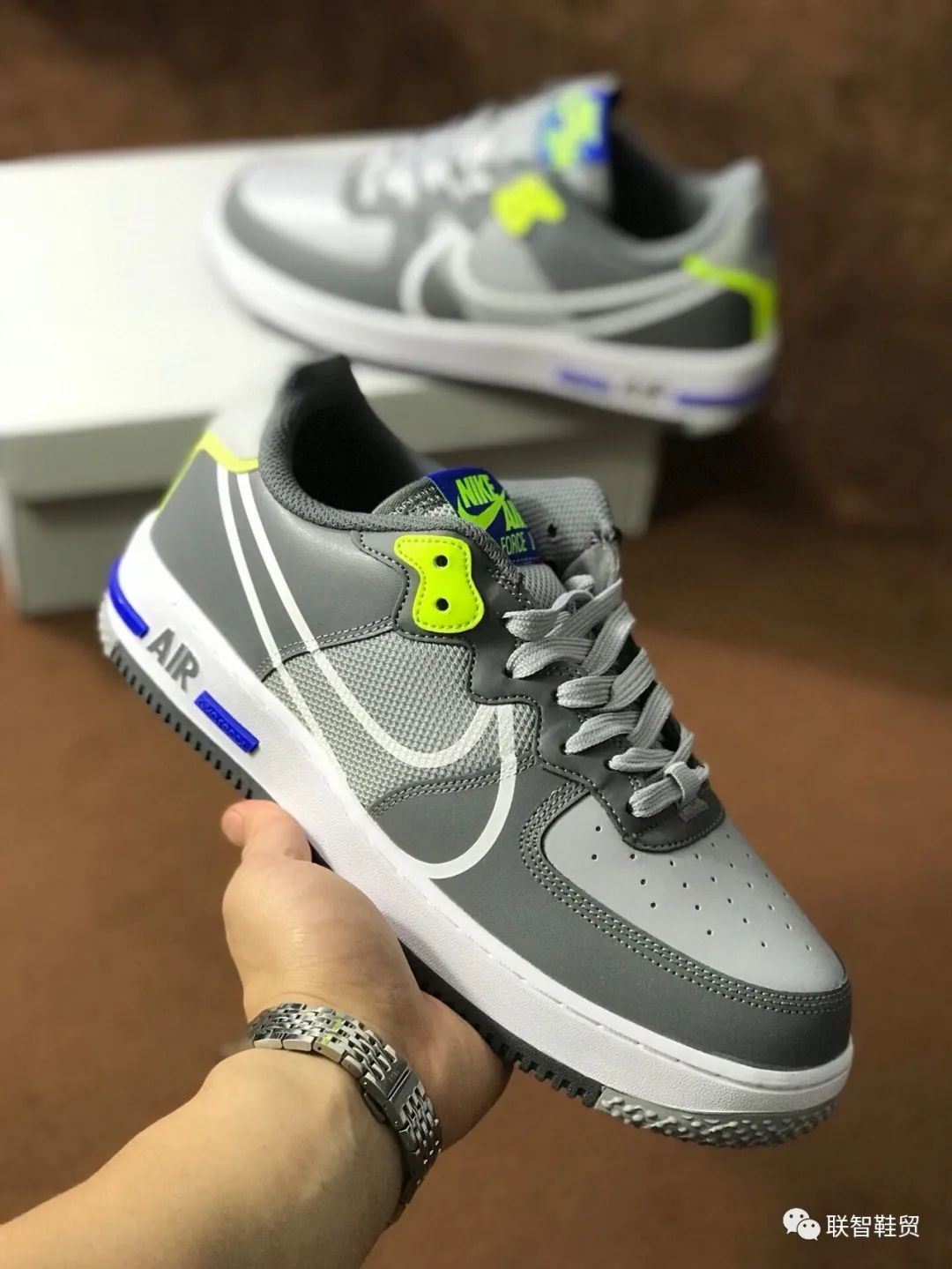 220 AIR FORCE 1 REACT WHITE D/MS/X 中底搭载全长 React 缓震科技 独特的波浪造型