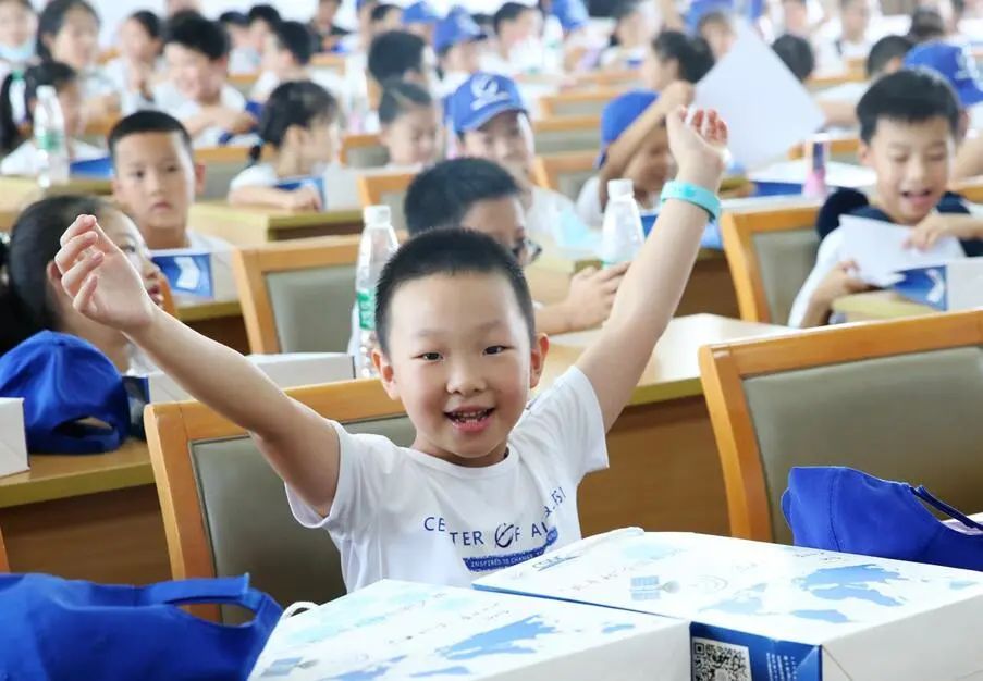 人工智能与时空信息体验 | “北斗卫星导航”科普公益夏令营圆满举办