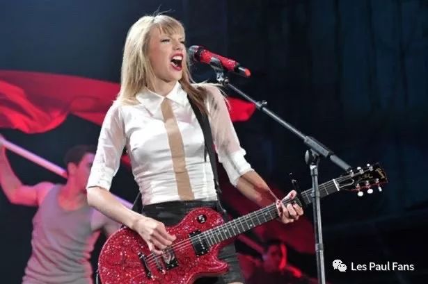 女神节快乐！大霉女 Taylor Swift 与她的Les Paul吉他