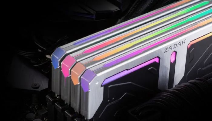 ZADAK超高性能SPARK RGB DDR4内存