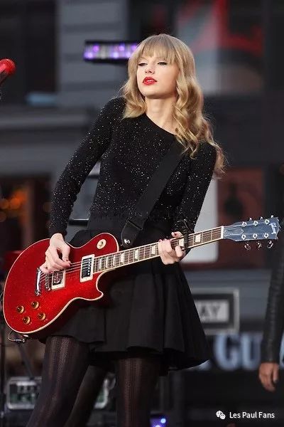 女神节快乐！大霉女 Taylor Swift 与她的Les Paul吉他