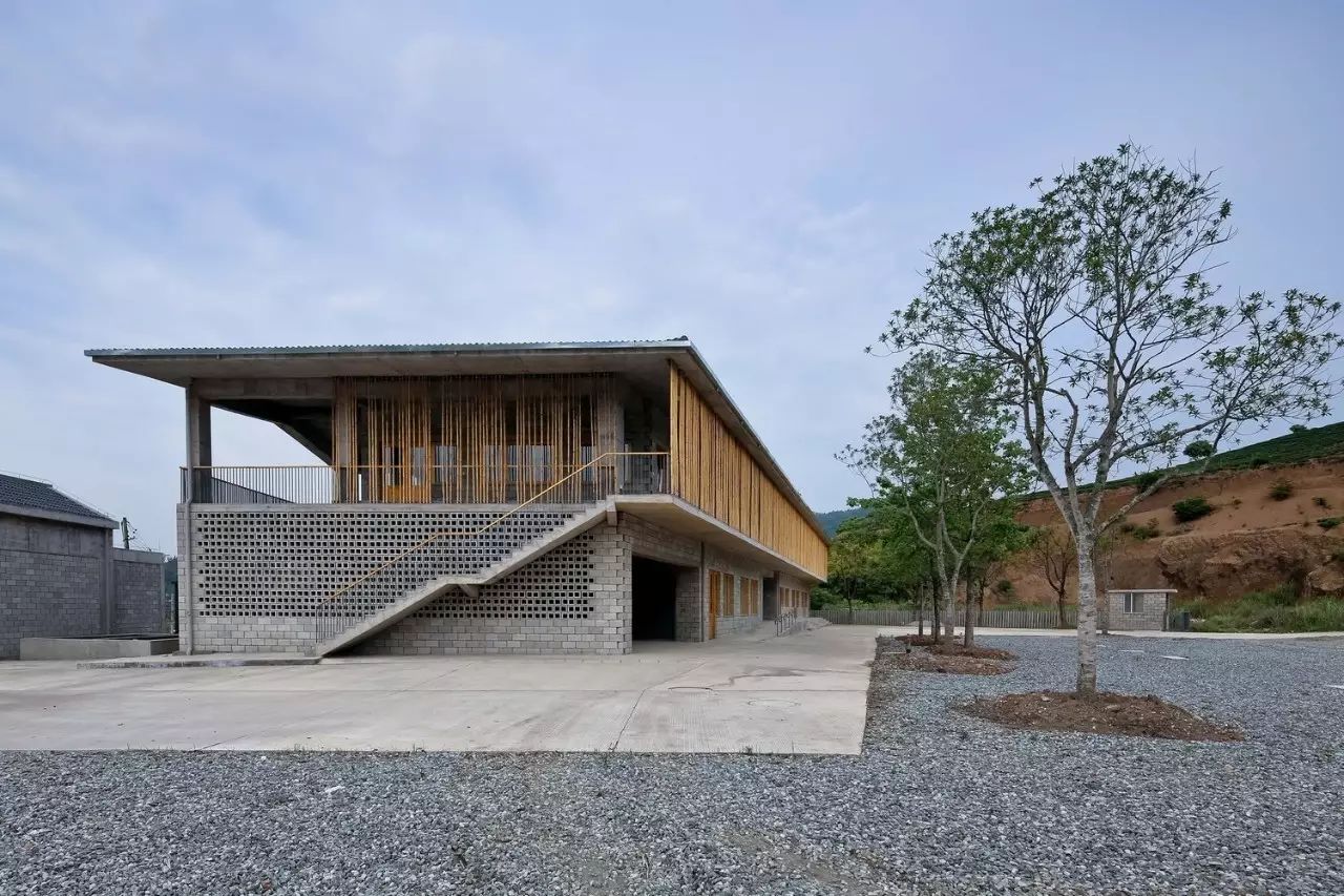 Wuyishan Bamboo Raft Factory / TAO - Trace Architecture Office