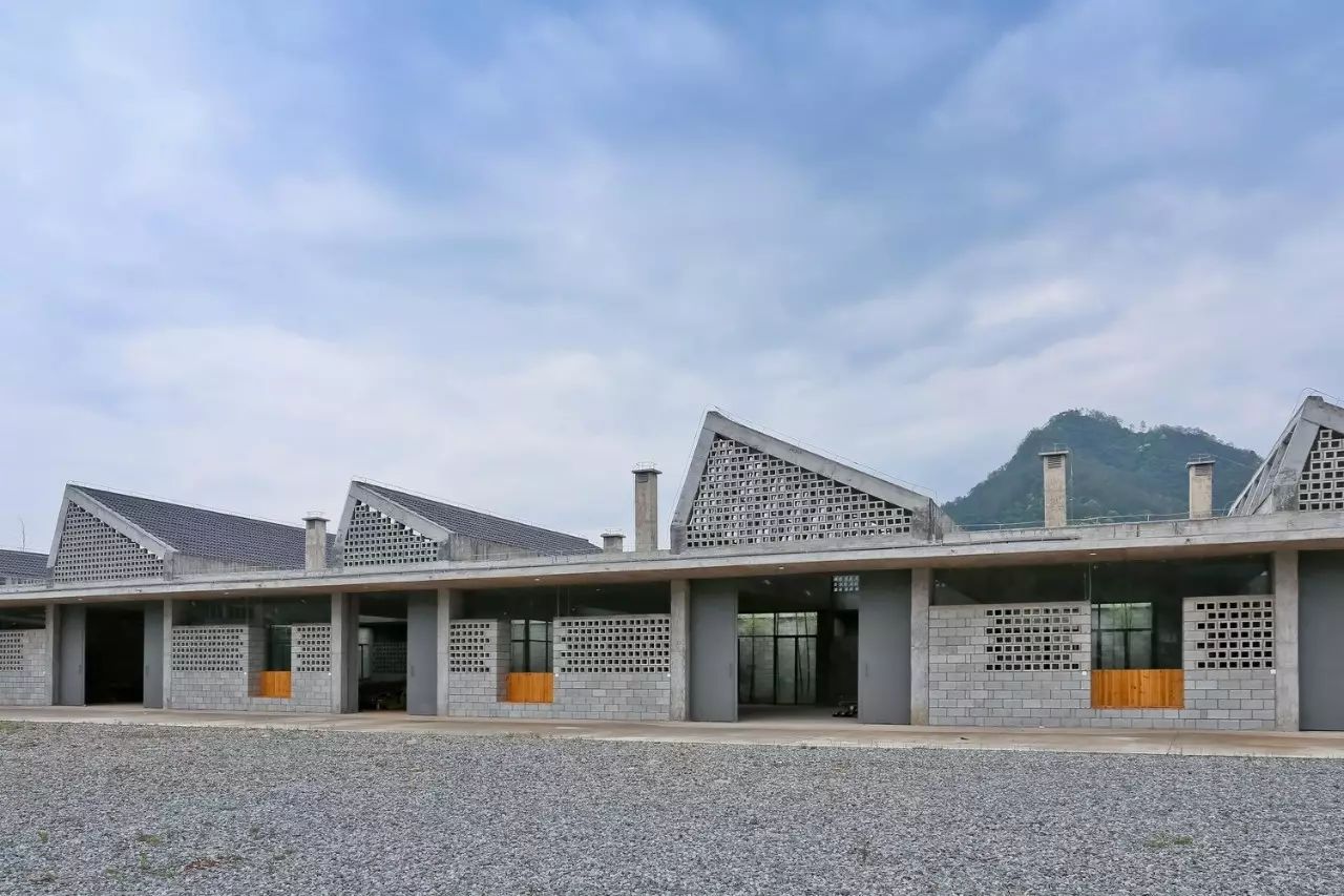 Wuyishan Bamboo Raft Factory / TAO - Trace Architecture Office