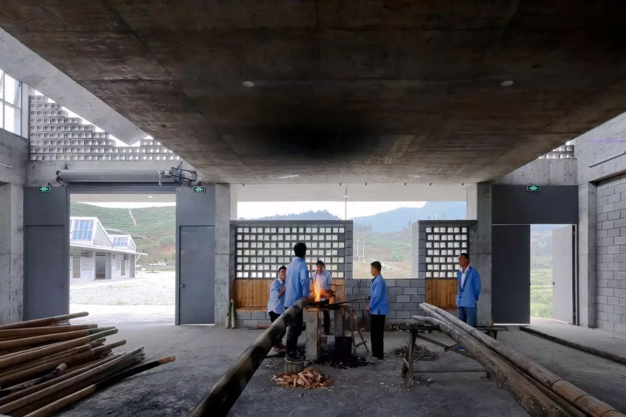 Wuyishan Bamboo Raft Factory / TAO - Trace Architecture Office