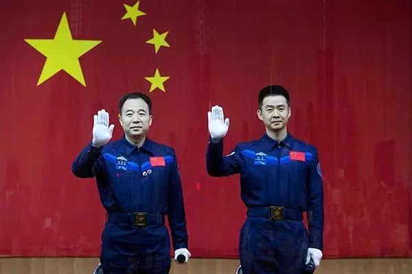 China's Shenzhou-11 manned spacecraft launched successfully