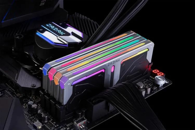 ZADAK超高性能SPARK RGB DDR4内存