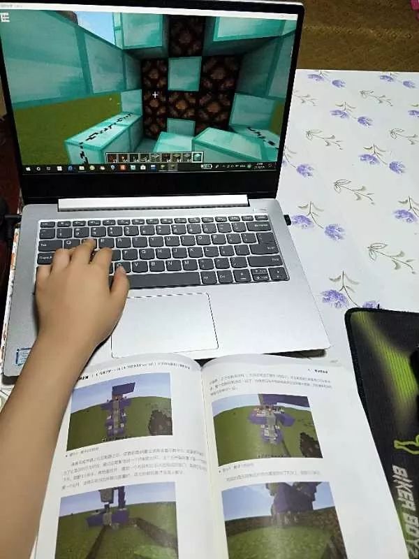 如何在游戏Minecraft中进行计算机原理教学