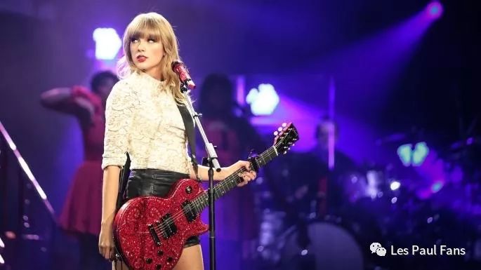 女神节快乐！大霉女 Taylor Swift 与她的Les Paul吉他