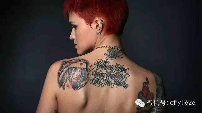 纹身 | 把女的掰弯，把男的掰直！Ruby Rose 靠的还有她身上的纹身