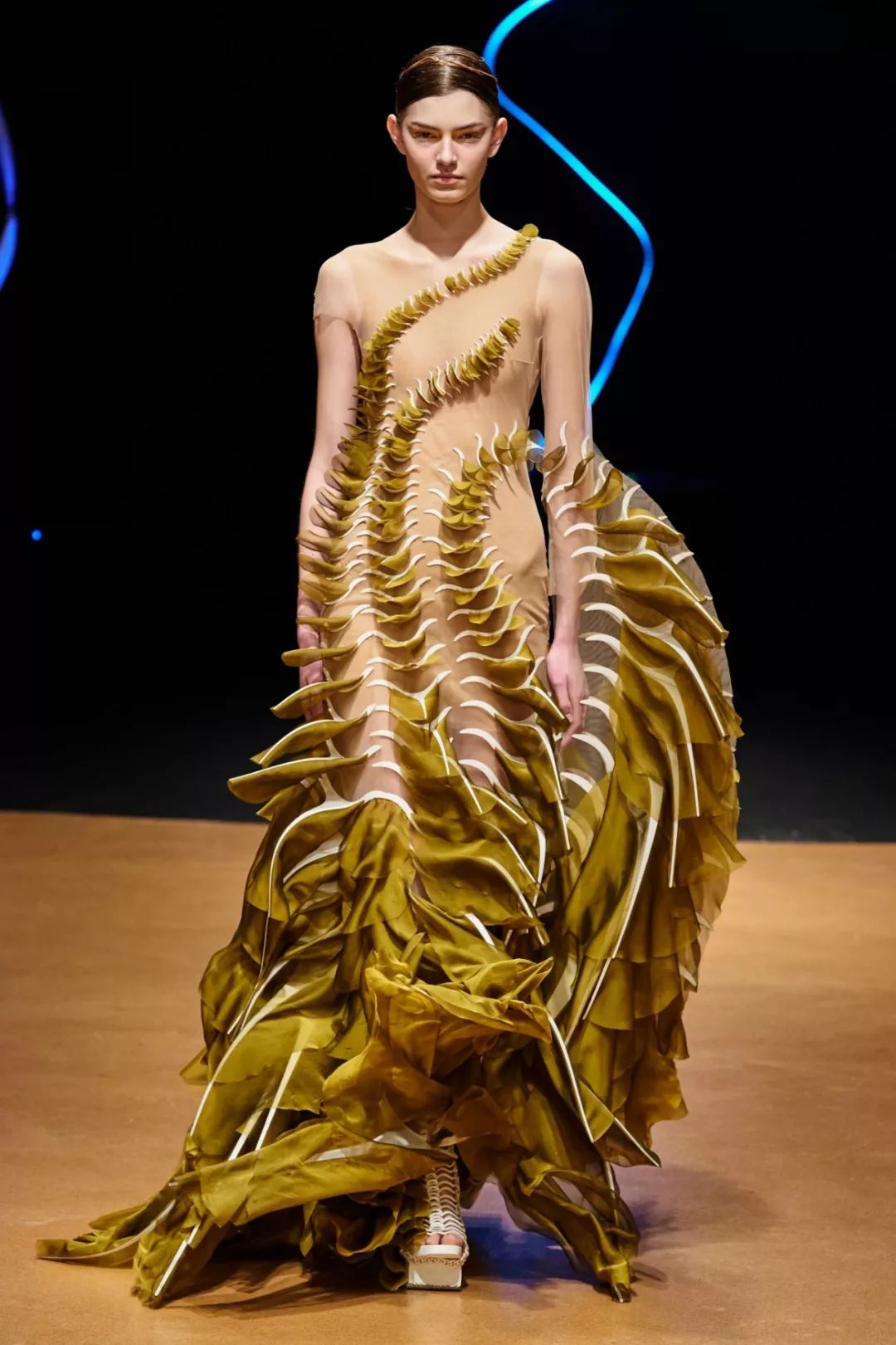 IRIS VAN HERPEN SPRING 2020 COUTURE