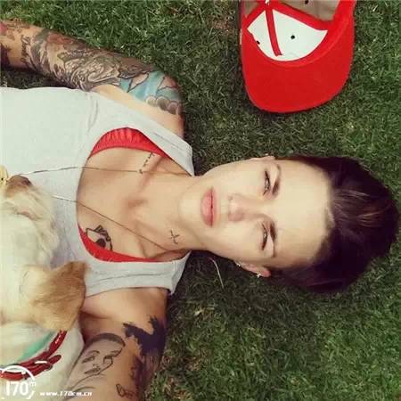 爱纹身的第一帅T：RubyRose，Ins被曝！