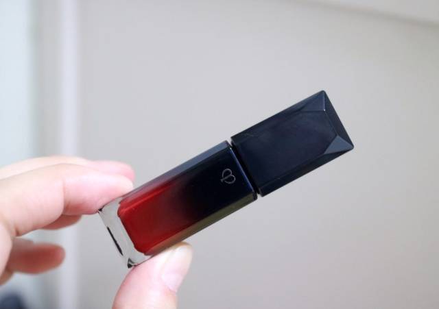 听说你们都喜欢“Mac Ruby woo”？！那就送送送啊！我这么土豪，你们知道么？