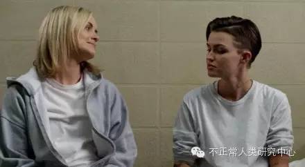 你萌知不知道之前那个特别帅的T， Ruby Rose，加盟了女子监狱第三季啊？不说了我去看剧了