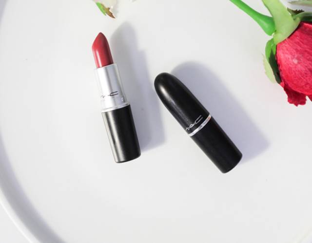 听说你们都喜欢“Mac Ruby woo”？！那就送送送啊！我这么土豪，你们知道么？