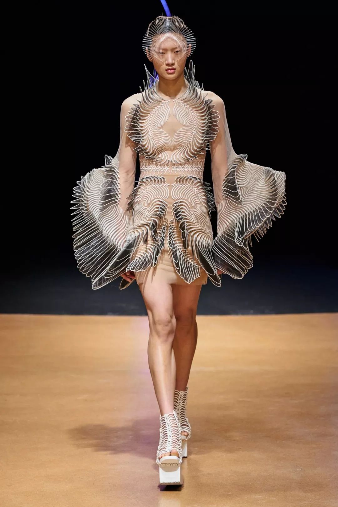 IRIS VAN HERPEN SPRING 2020 COUTURE