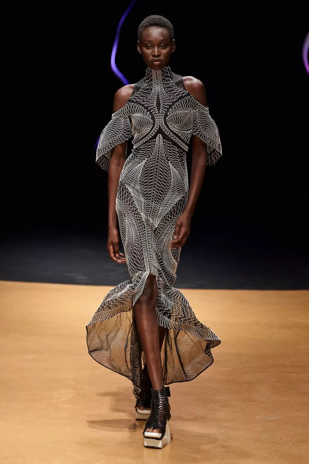 IRIS VAN HERPEN SPRING 2020 COUTURE