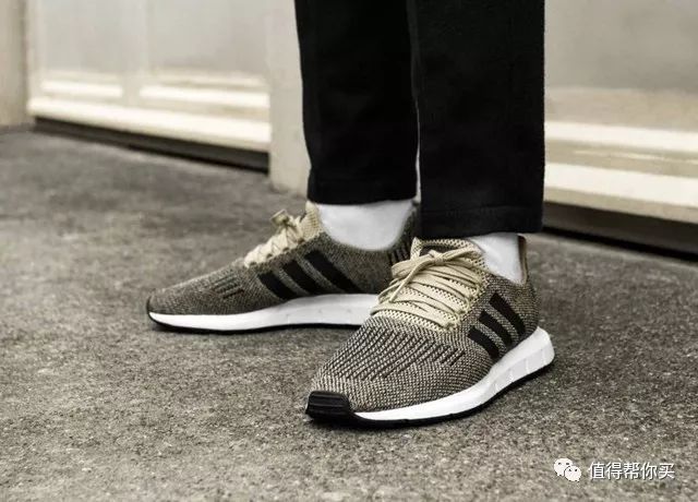 【复古简约】Adidas Swift Run简约舒适透气编织鞋面男士跑鞋