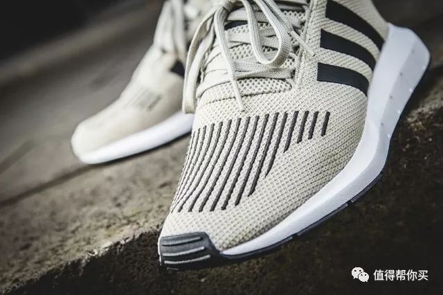 【复古简约】Adidas Swift Run简约舒适透气编织鞋面男士跑鞋