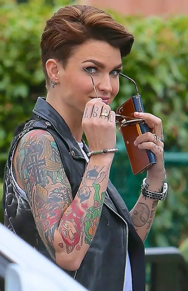 潮女 | 比男人帅的 Ruby Rose，机车背心加刺青你也应该试试