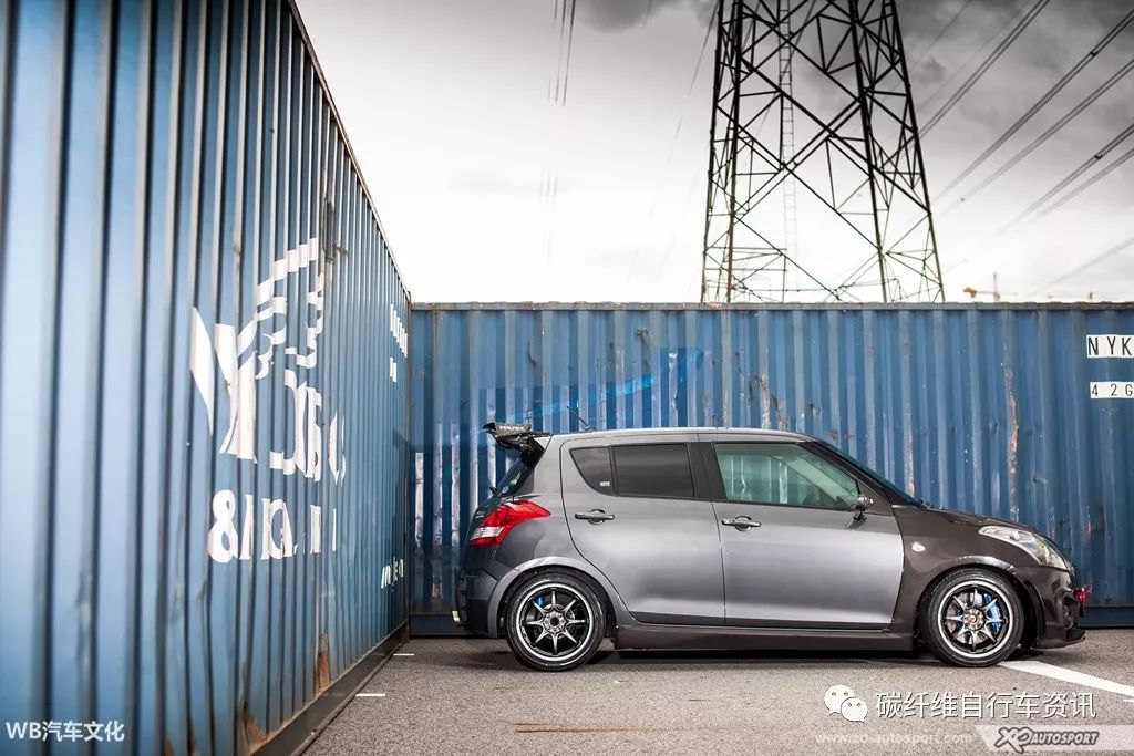 欣赏：高度碳纤维化的改装SUZUKI SWIFT