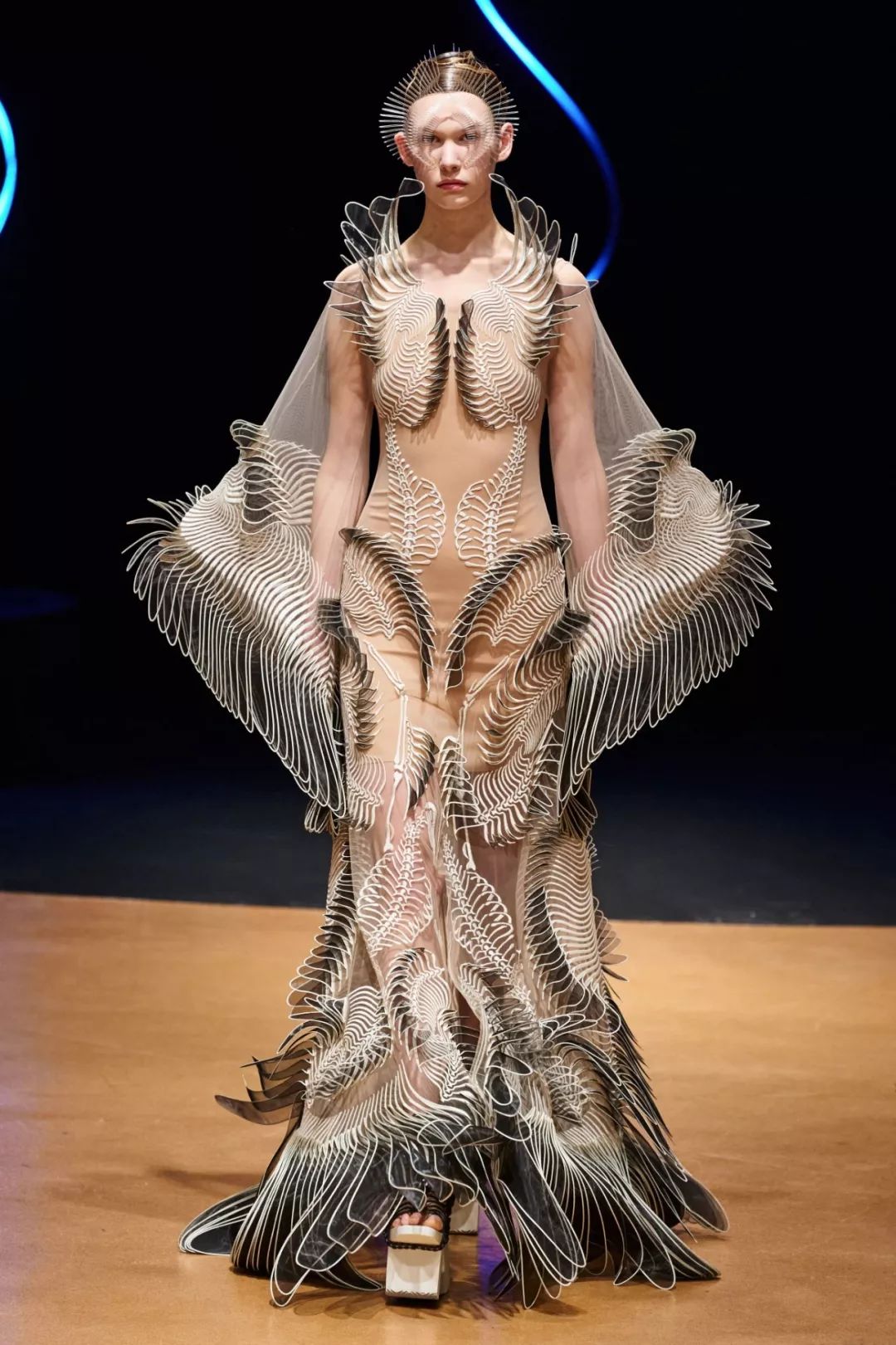 IRIS VAN HERPEN SPRING 2020 COUTURE