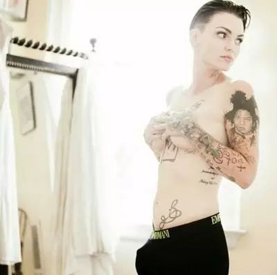 100根口红 OR “Ruby Rose” 你愿意被谁掰弯？