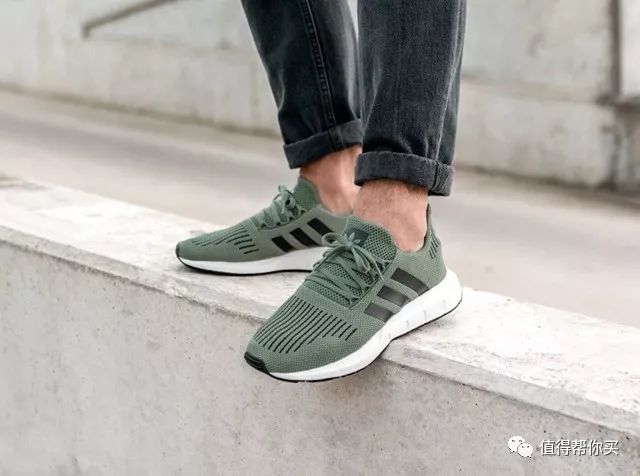 【复古简约】Adidas Swift Run简约舒适透气编织鞋面男士跑鞋