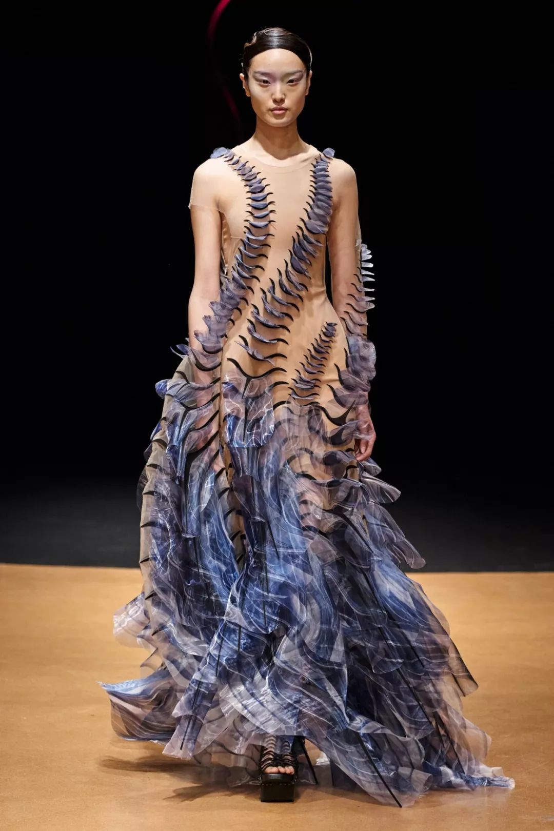 IRIS VAN HERPEN SPRING 2020 COUTURE