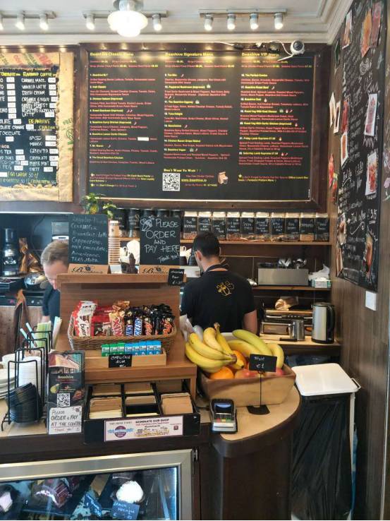 【瑞斯集团新闻】：瑞斯旗下海外业务Beanhive cafe，连续四年荣获Tripadvisor十大顾客最喜爱的咖啡馆称号。