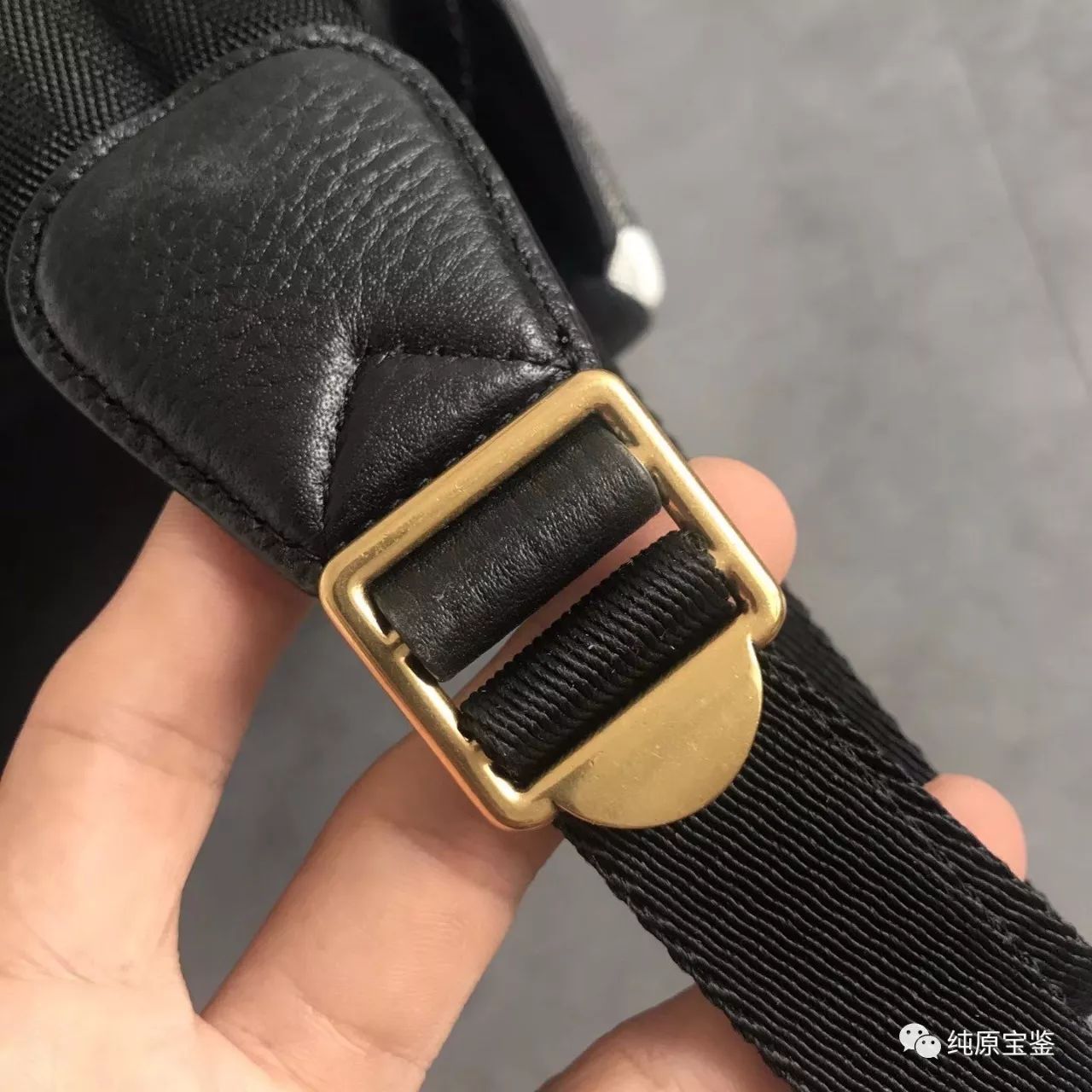 Burberry Canvas 格纹双肩包鉴别要点