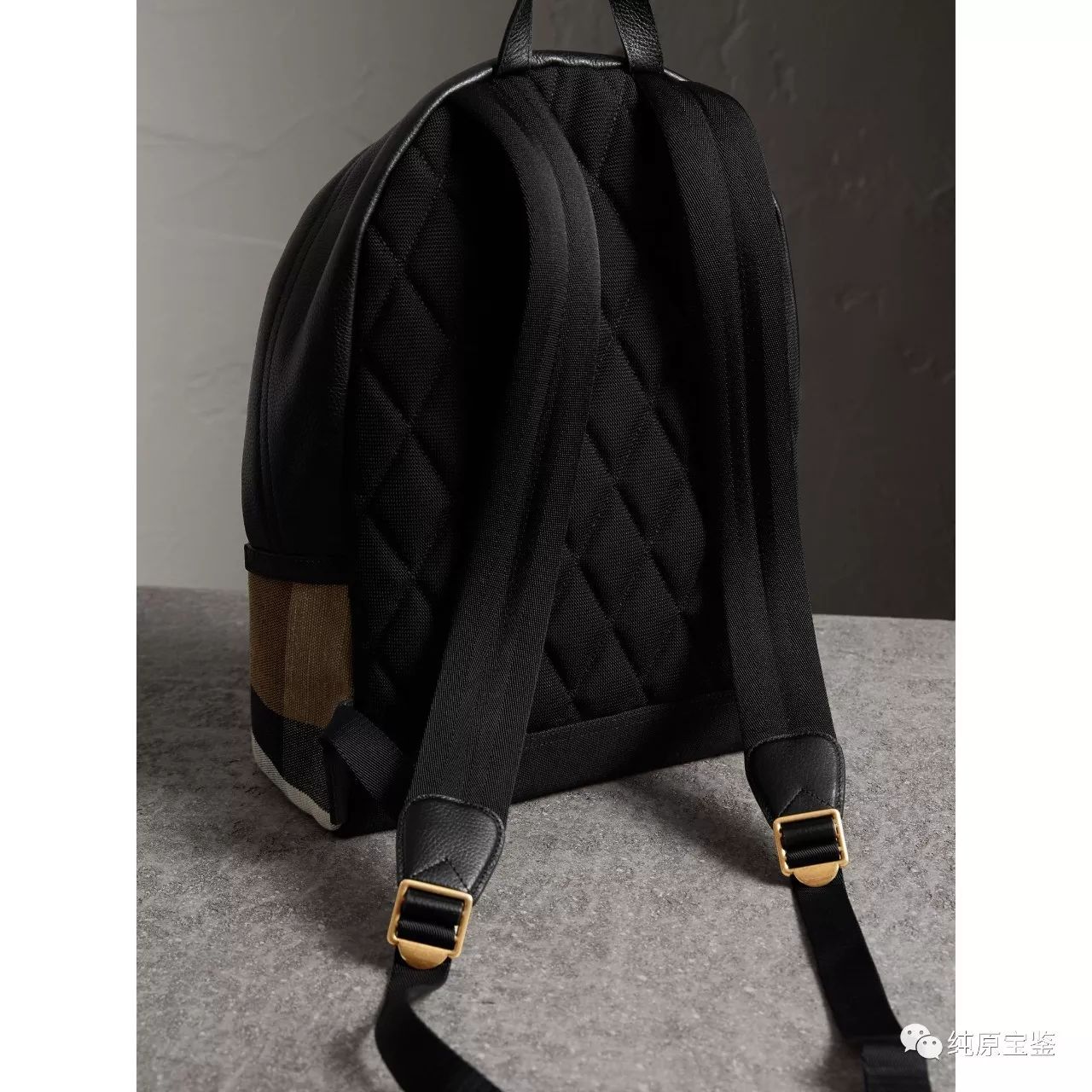 Burberry Canvas 格纹双肩包鉴别要点